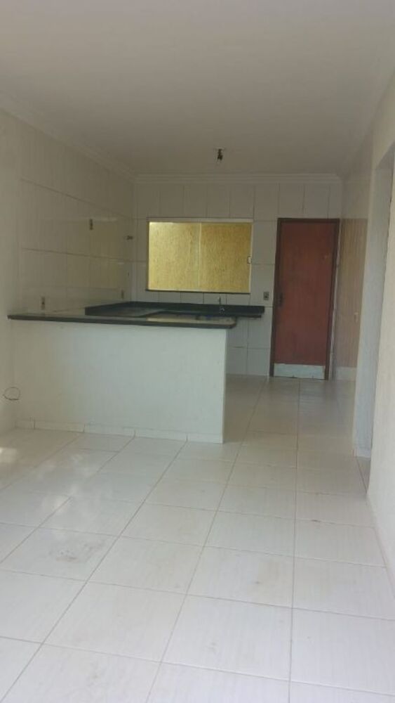 Casa à venda com 2 quartos, 80m² - Foto 1