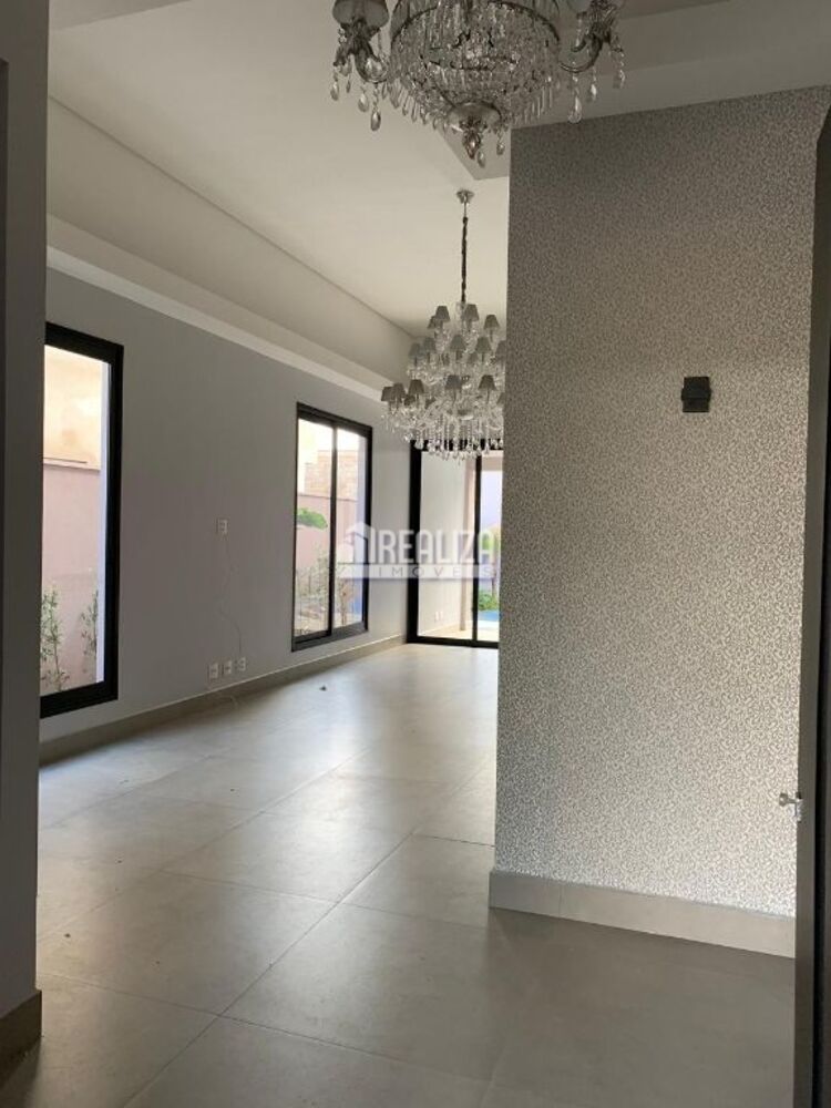 Casa, 3 quartos, 218 m² - Foto 1