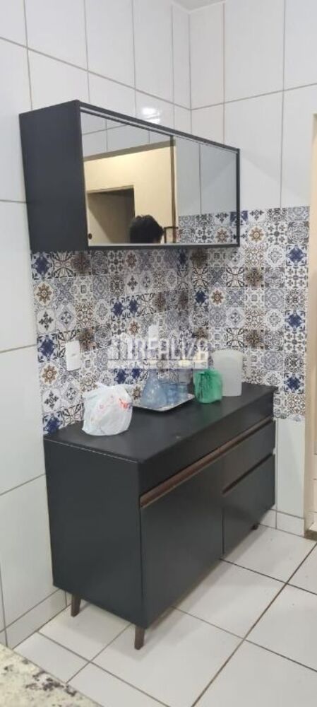Casa à venda com 2 quartos, 131m² - Foto 1