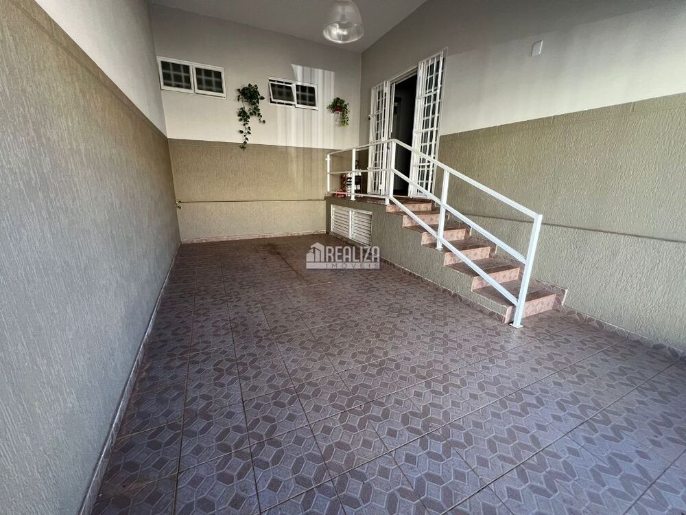 Casa, 2 quartos, 210 m² - Foto 1