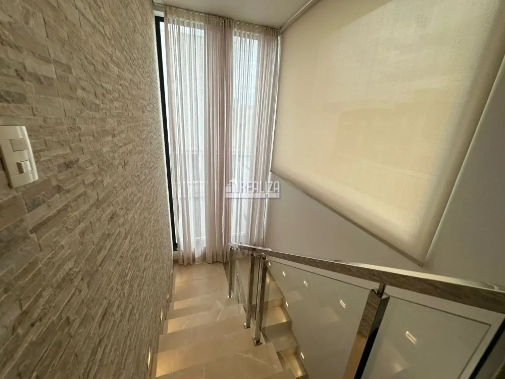 Casa, 3 quartos, 214 m² - Foto 3
