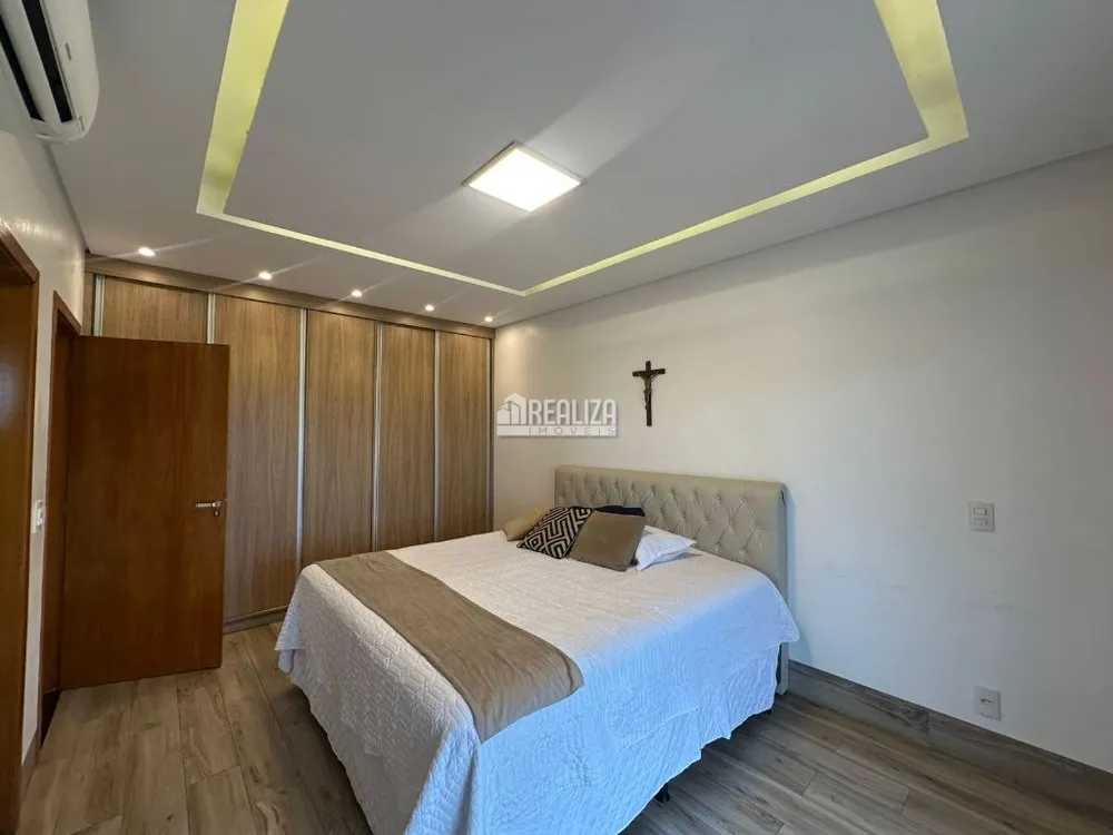 Casa, 3 quartos, 214 m² - Foto 9
