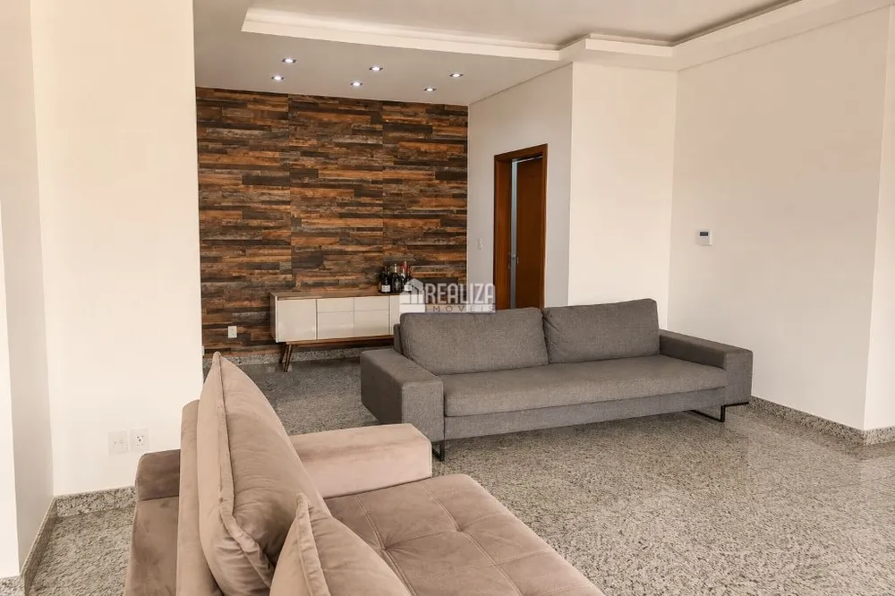 Casa, 3 quartos, 210 m² - Foto 2
