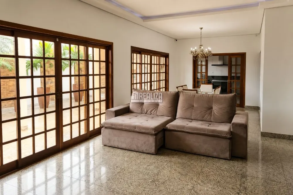 Casa, 3 quartos, 210 m² - Foto 3