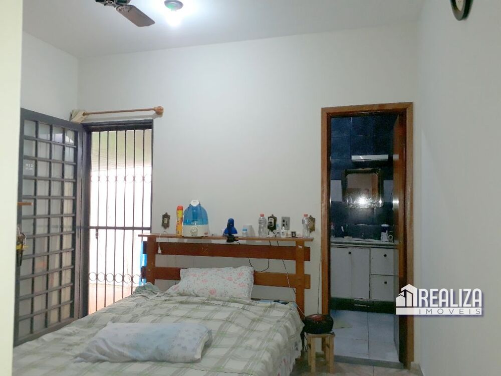 Casa, 4 quartos, 300 m² - Foto 11