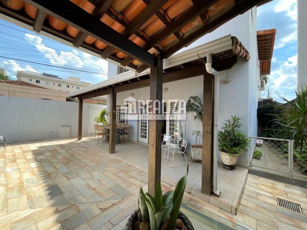 Casa, 4 quartos, 235 m² - Foto 3