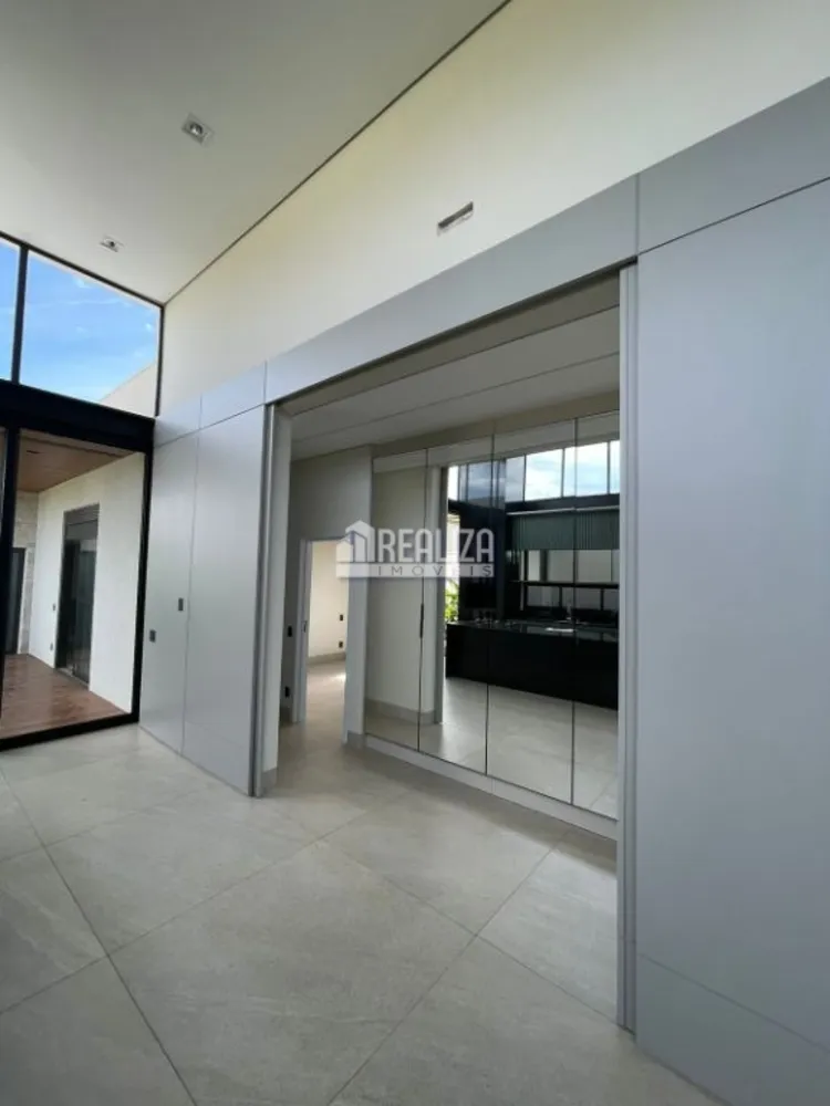 Casa, 3 quartos, 238 m² - Foto 1