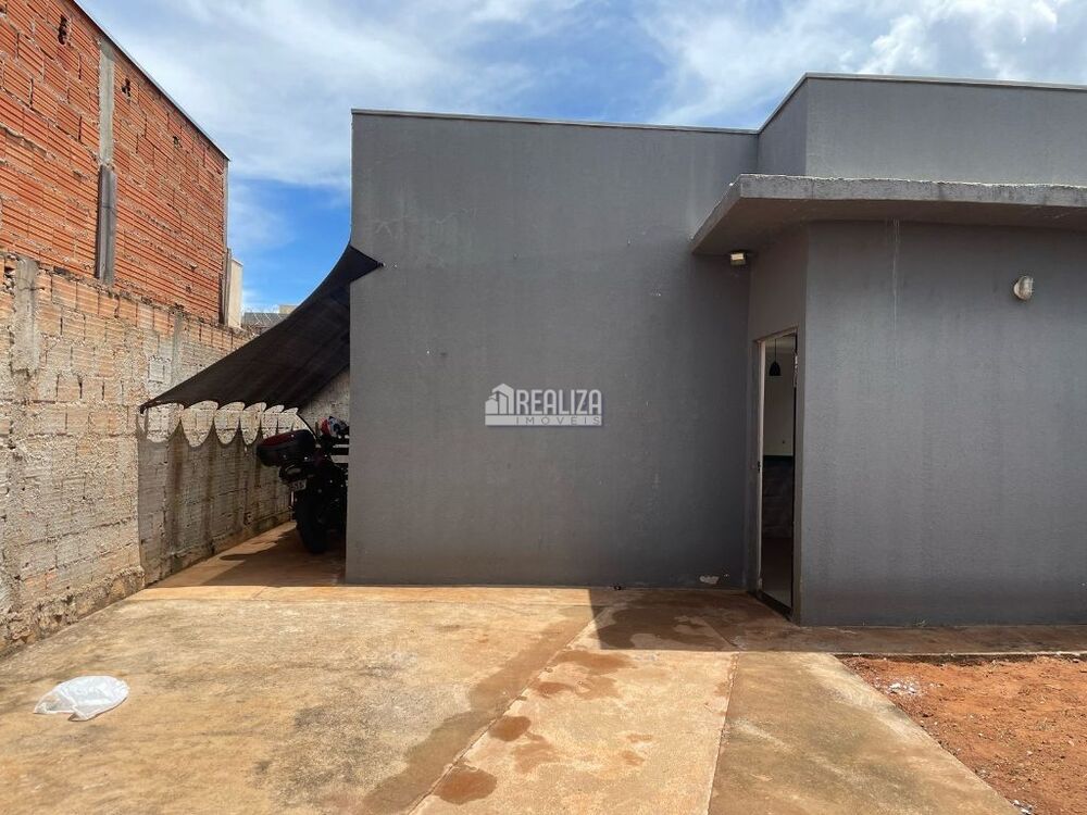 Casa à venda com 1 quarto, 42m² - Foto 1