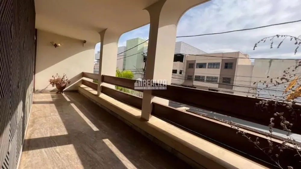 Casa, 4 quartos, 567 m² - Foto 2