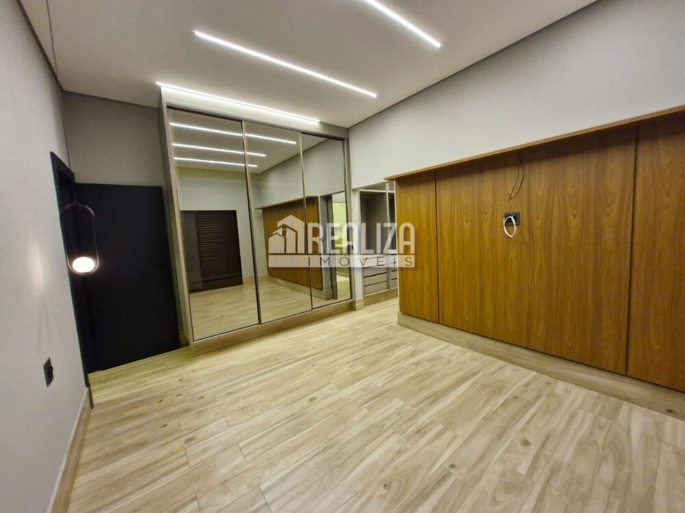 Casa de Condomínio à venda com 3 quartos, 255m² - Foto 3