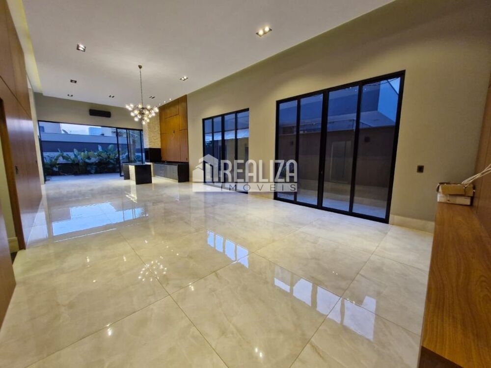 Casa de Condomínio à venda com 3 quartos, 255m² - Foto 2