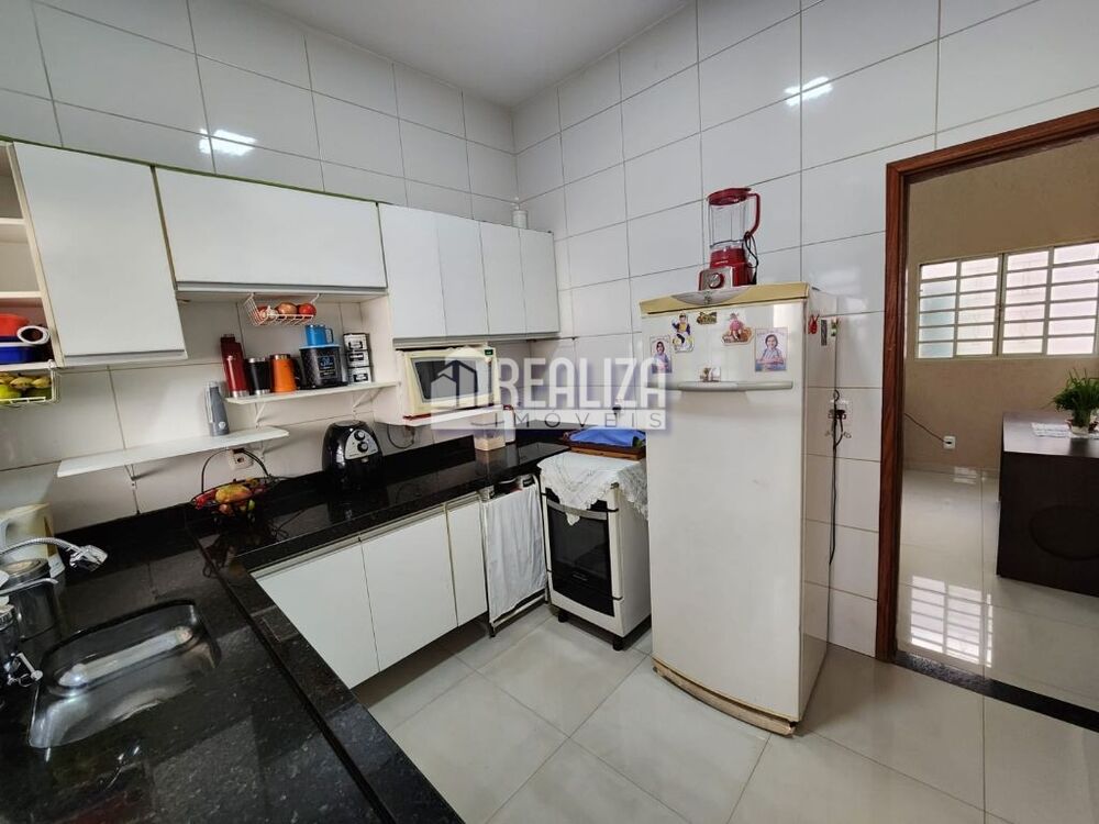 Casa, 3 quartos, 180 m² - Foto 2