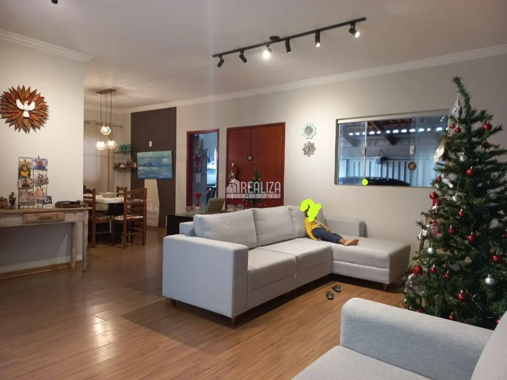 Casa, 3 quartos, 160 m² - Foto 1