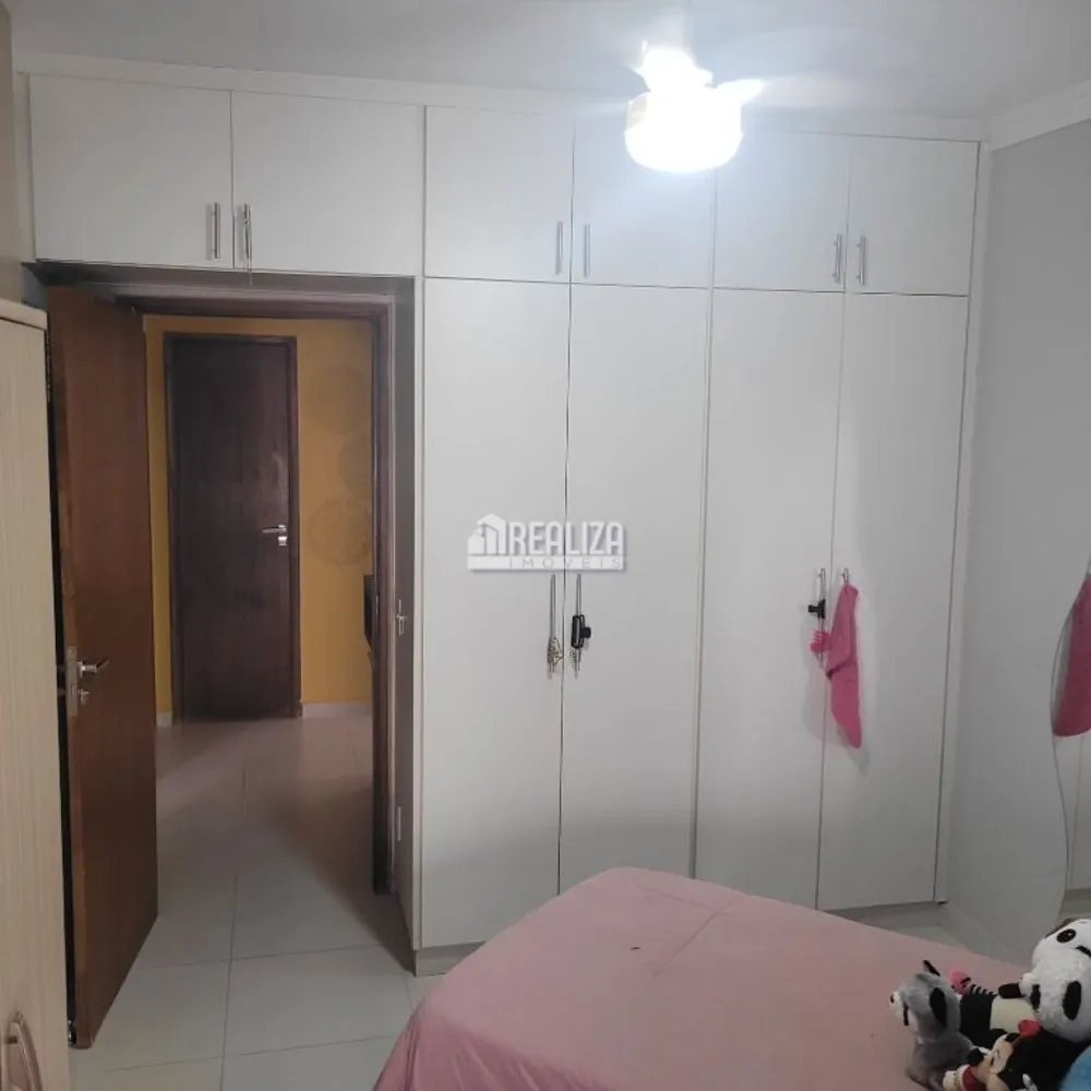 Casa, 3 quartos, 250 m² - Foto 2