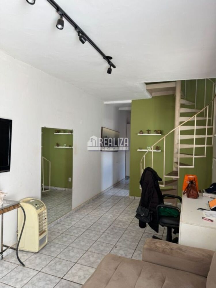 Sobrado, 4 quartos, 162 m² - Foto 1