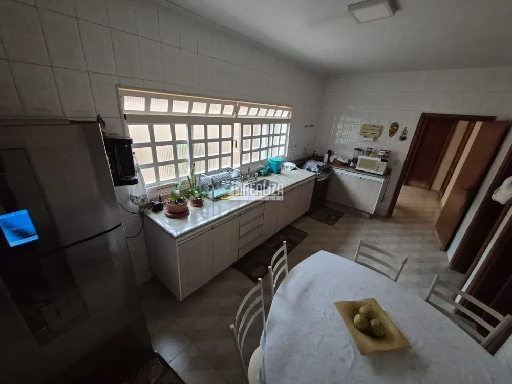 Casa, 6 quartos, 322 m² - Foto 8