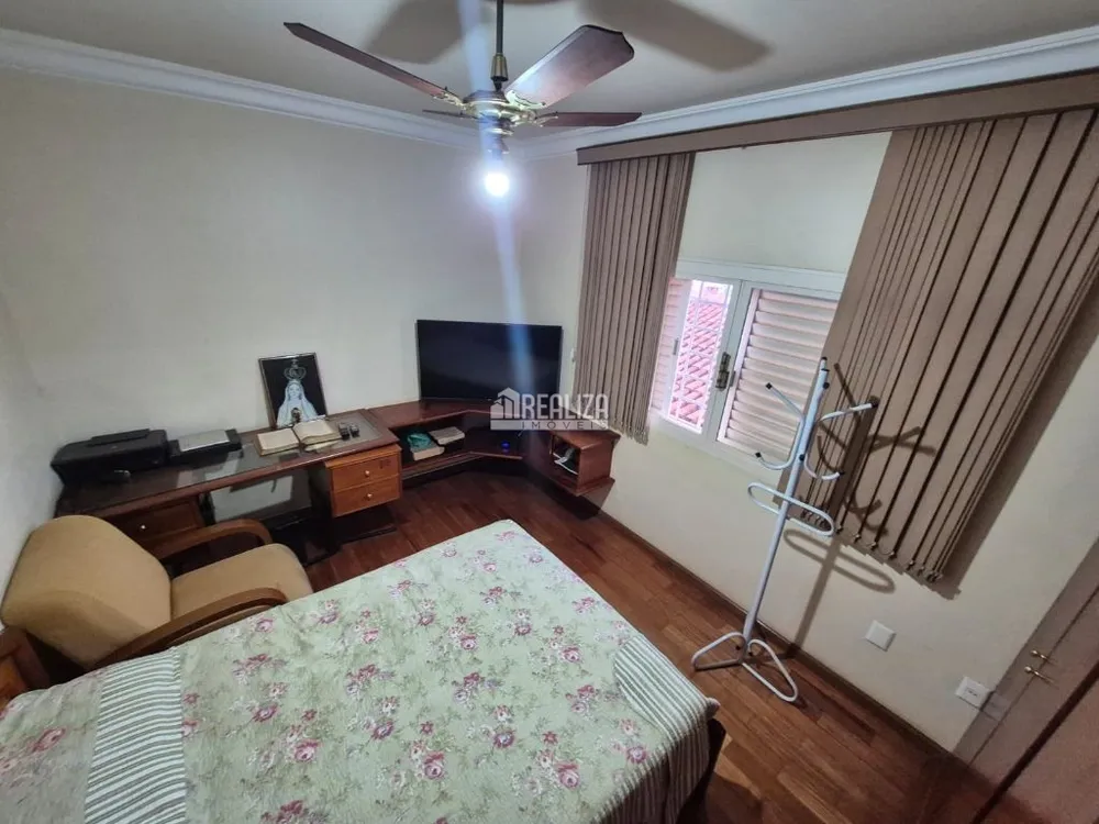 Casa, 6 quartos, 322 m² - Foto 1