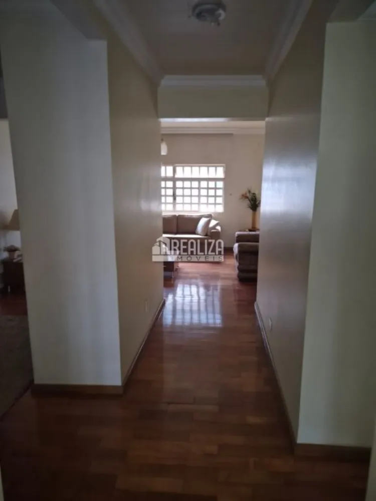 Casa, 6 quartos, 322 m² - Foto 2