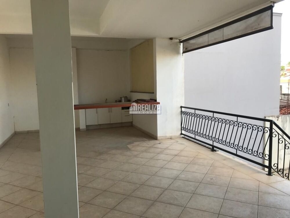 Casa à venda com 4 quartos, 312m² - Foto 1