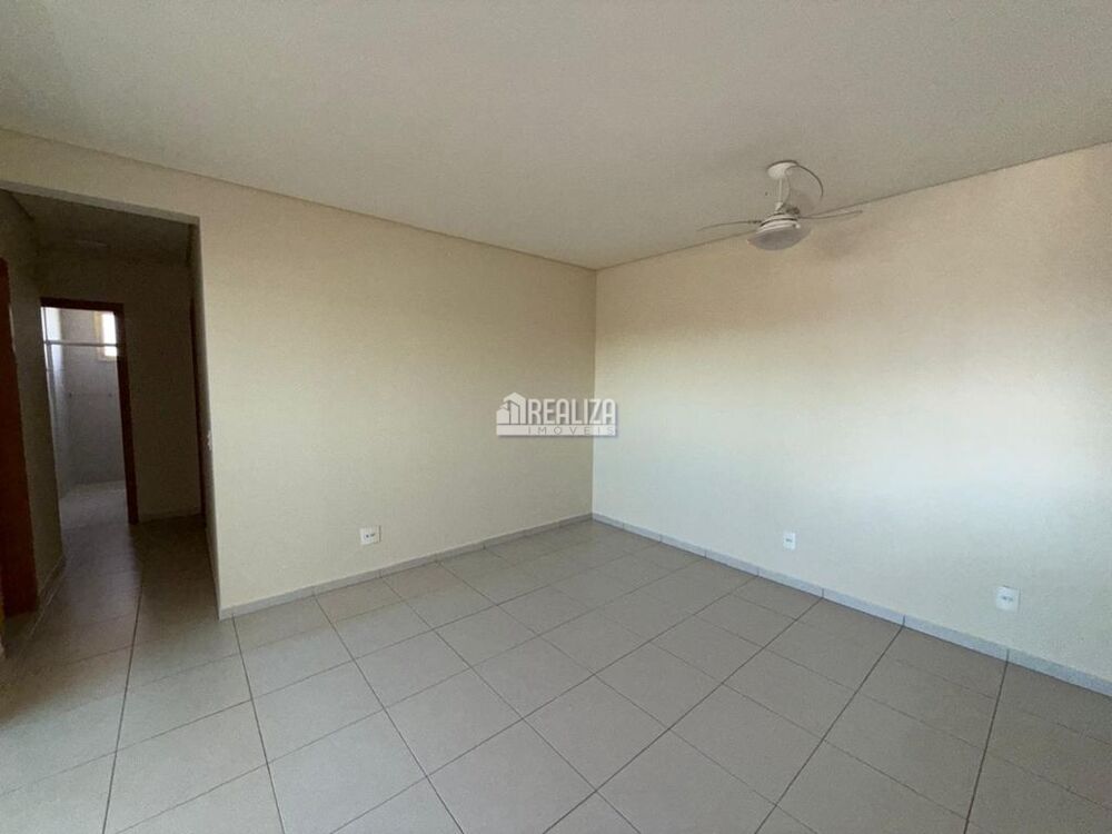 Apartamento à venda com 3 quartos, 96m² - Foto 3