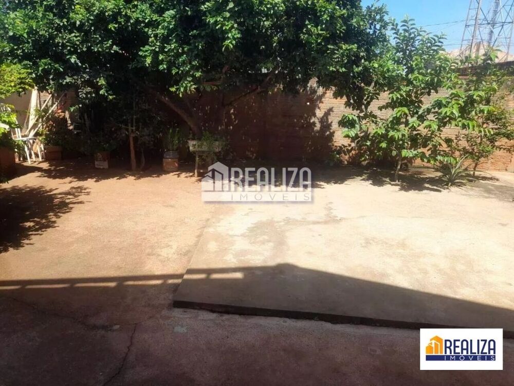Casa à venda com 2 quartos, 70m² - Foto 10