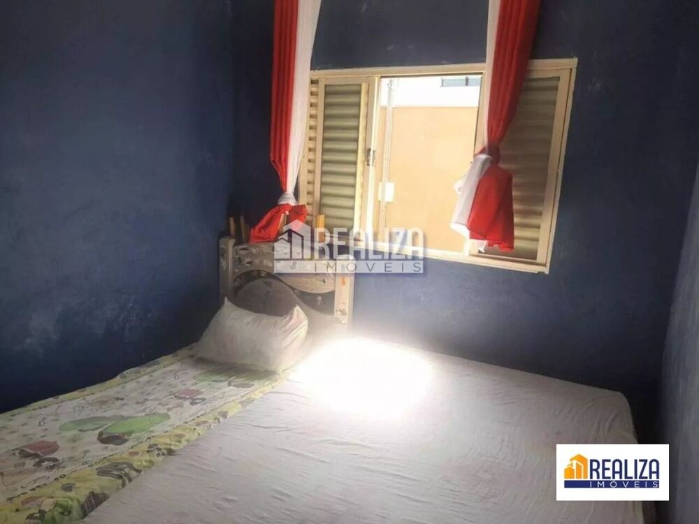 Casa à venda com 2 quartos, 70m² - Foto 8