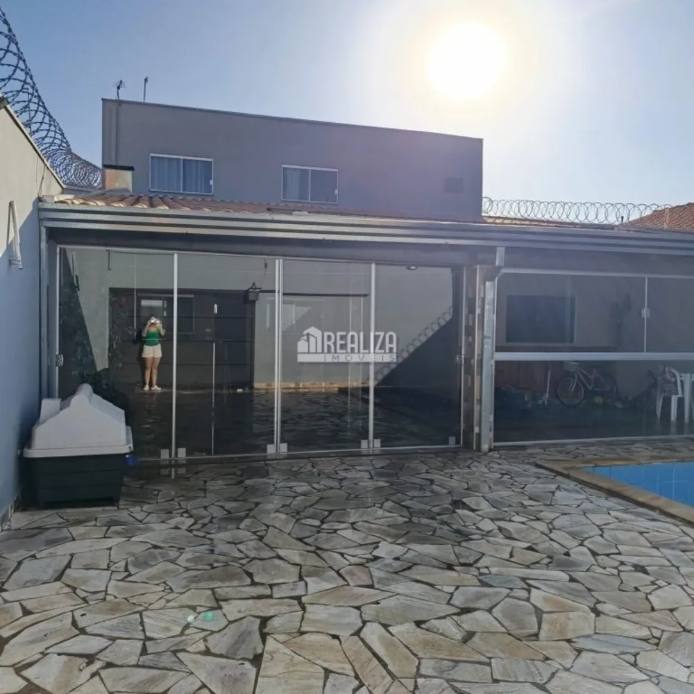 Casa, 1 quarto, 140 m² - Foto 1