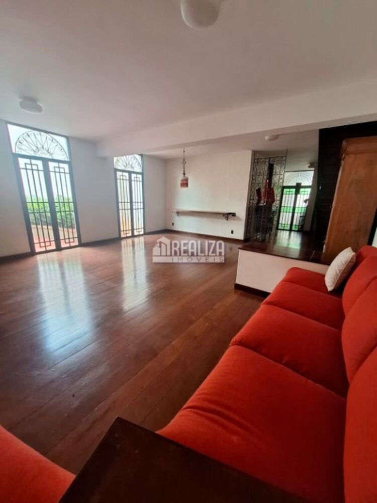 Casa à venda com 3 quartos, 231m² - Foto 3