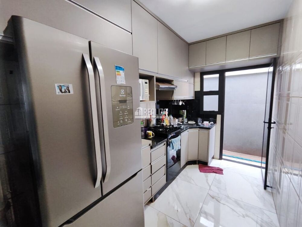 Casa, 3 quartos, 230 m² - Foto 3