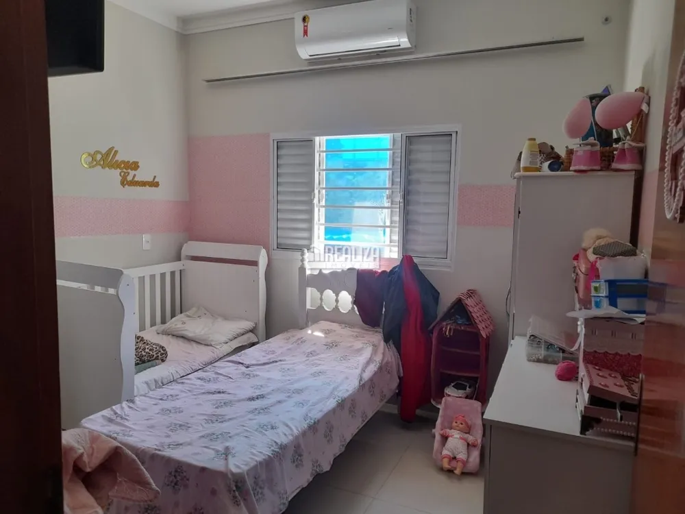 Casa, 2 quartos, 180 m² - Foto 1