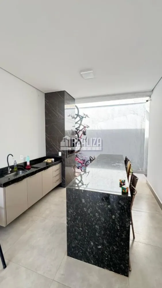 Casa, 3 quartos, 280 m² - Foto 1