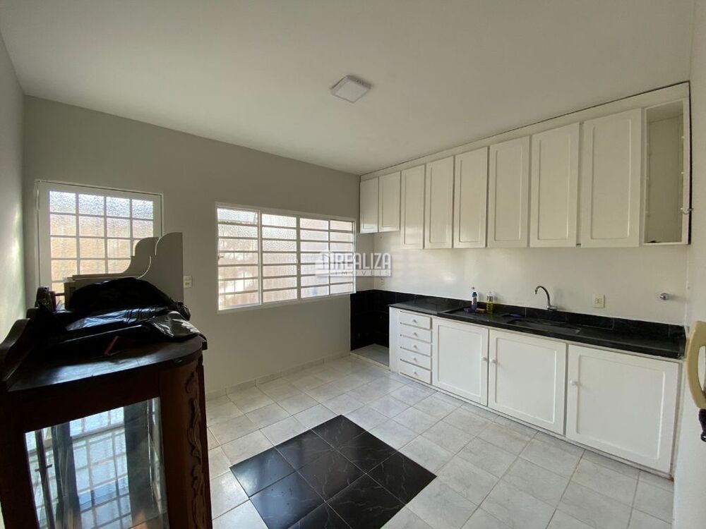 Casa, 3 quartos, 184 m² - Foto 3