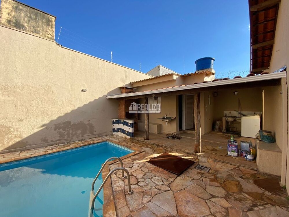 Casa, 3 quartos, 184 m² - Foto 1