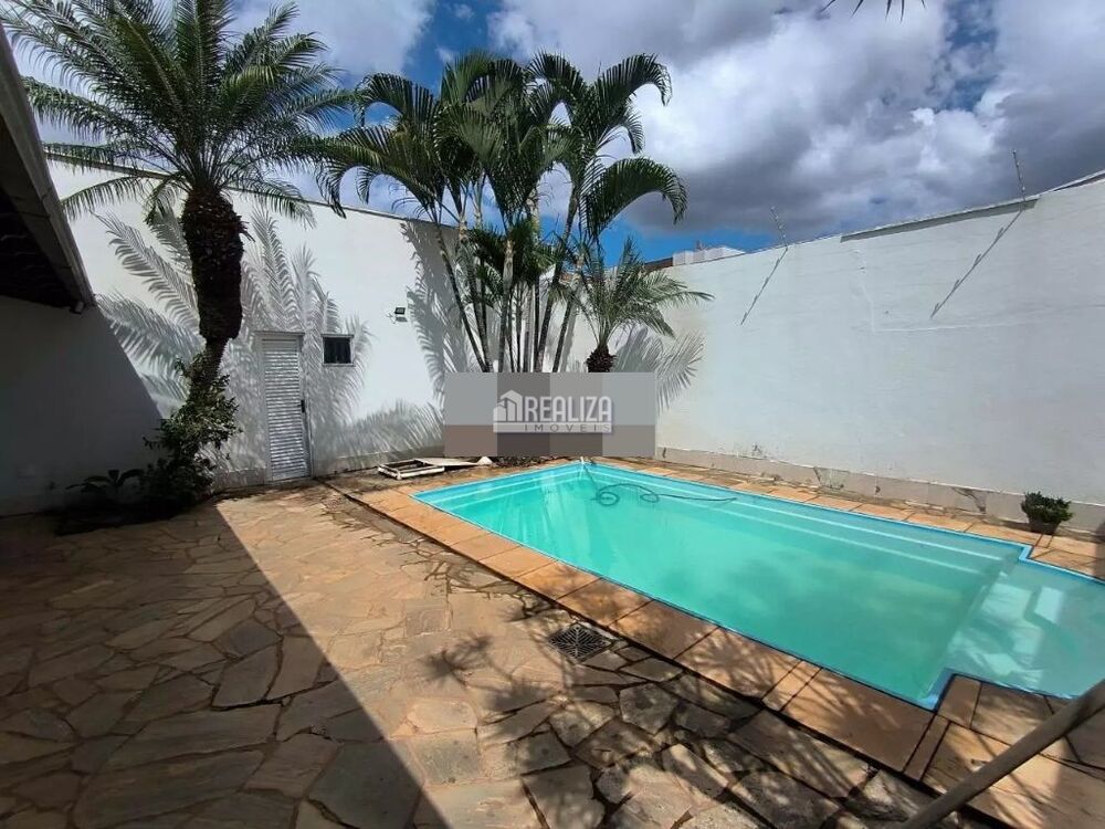 Casa à venda com 4 quartos, 170m² - Foto 3