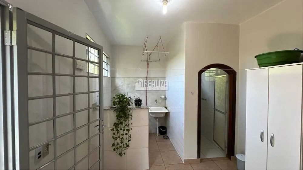 Casa, 4 quartos, 286 m² - Foto 2