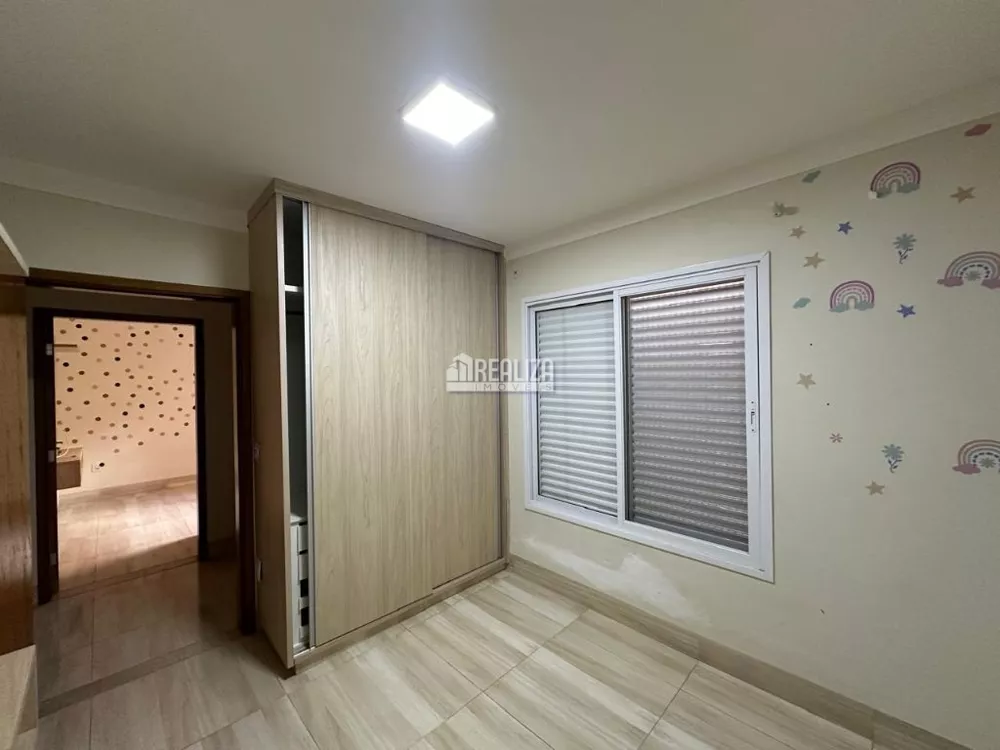 Casa, 3 quartos, 220 m² - Foto 2