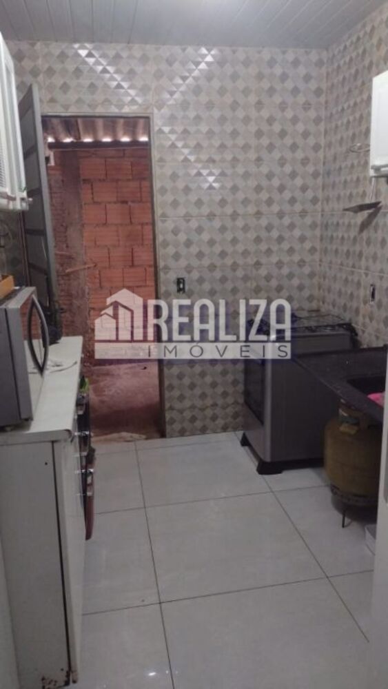 Casa à venda com 2 quartos, 52m² - Foto 4
