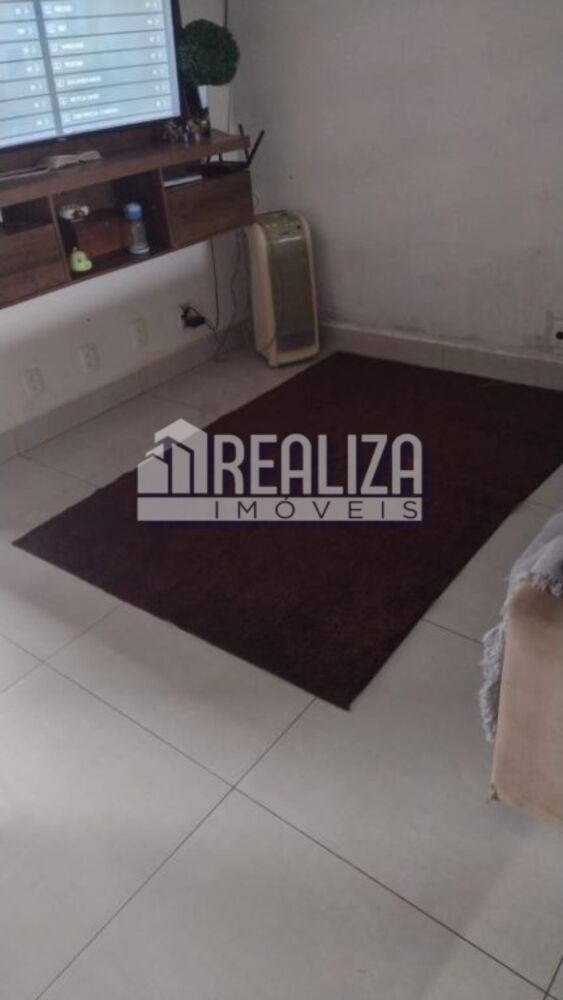 Casa à venda com 2 quartos, 52m² - Foto 2