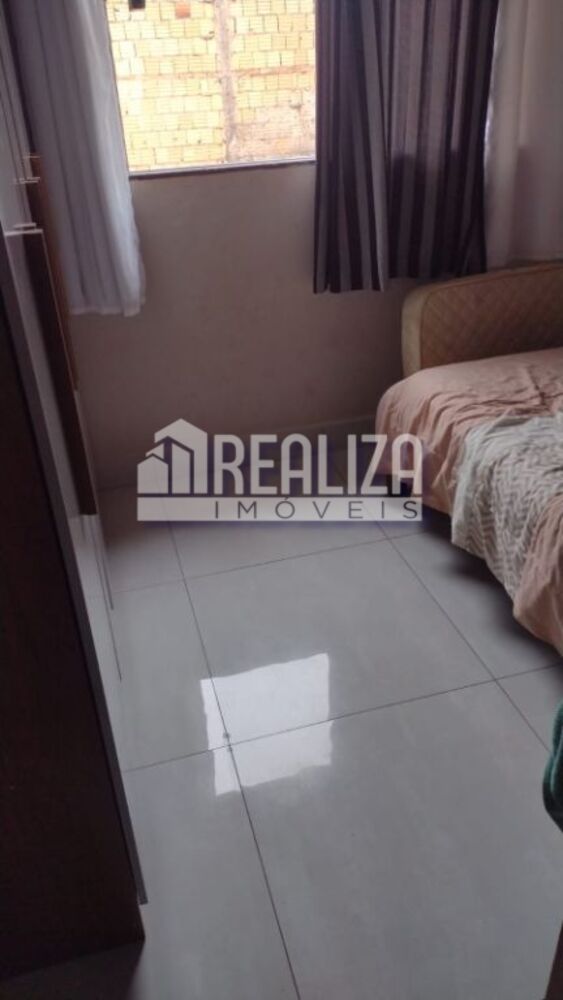 Casa à venda com 2 quartos, 52m² - Foto 3