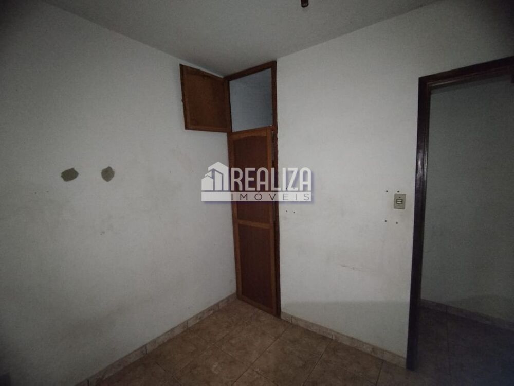 Casa à venda com 3 quartos, 150m² - Foto 2
