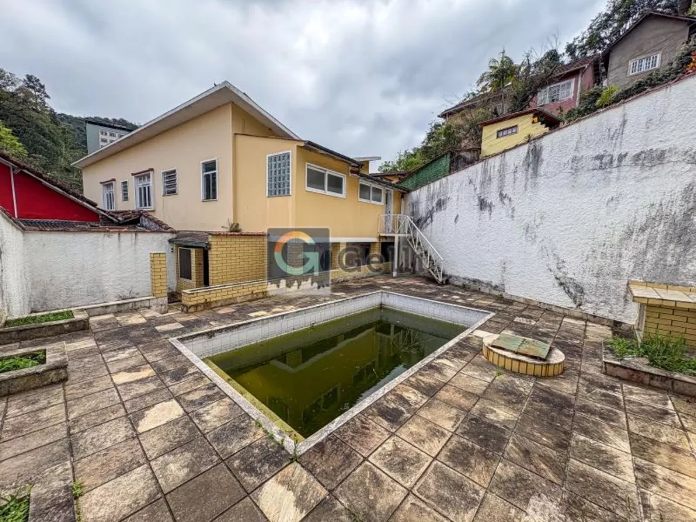 Casa, 9 quartos, 318 m² - Foto 1