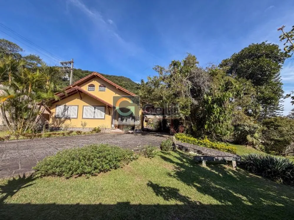 Casa, 3 quartos, 275 m² - Foto 1
