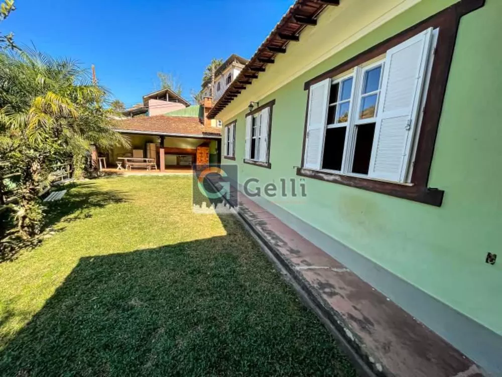 Casa à venda com 4 quartos, 300m² - Foto 4