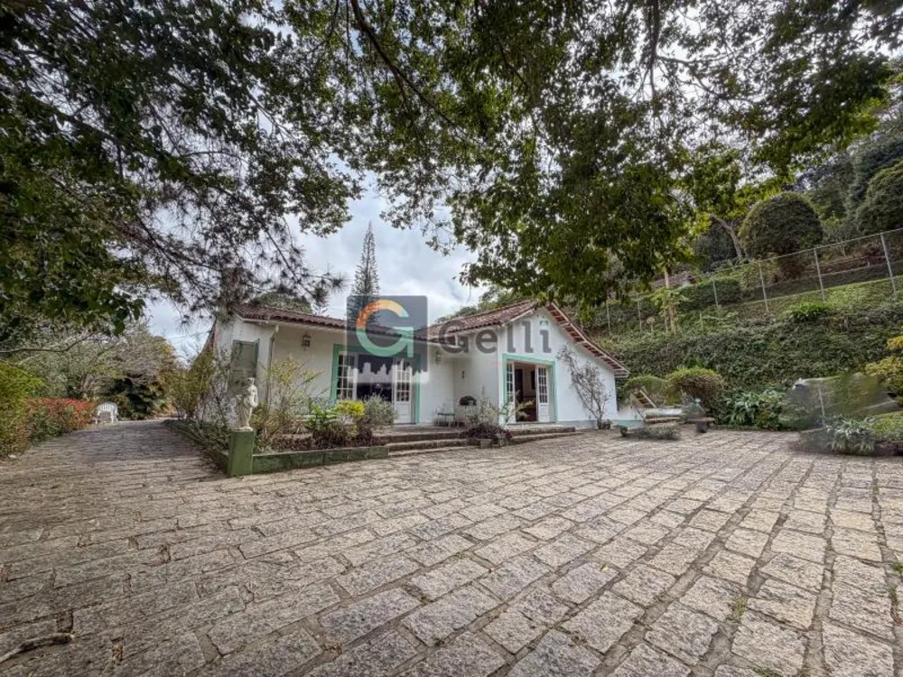 Casa, 5 quartos, 230 m² - Foto 1