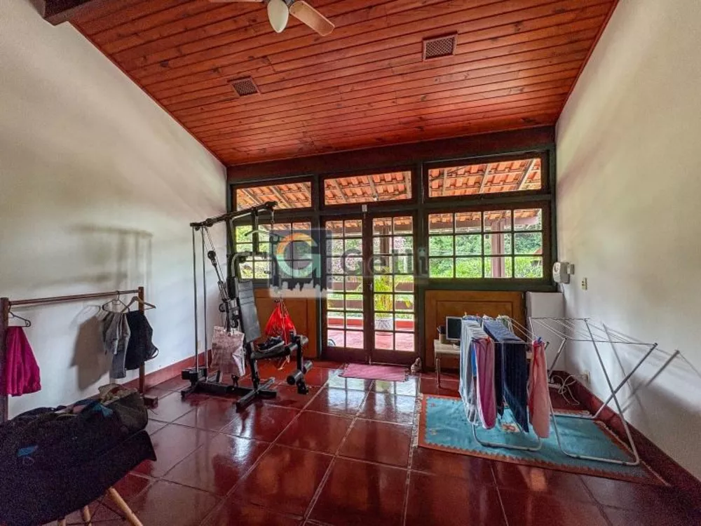 Casa, 5 quartos, 316 m² - Foto 1