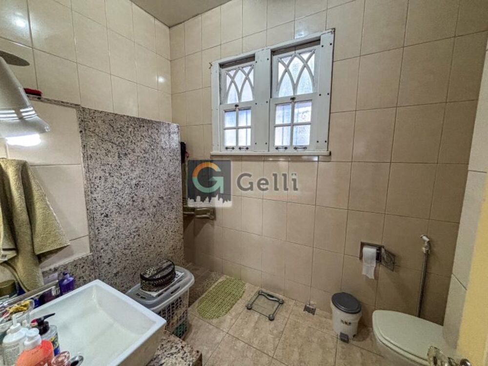 Casa à venda com 4 quartos, 277m² - Foto 4