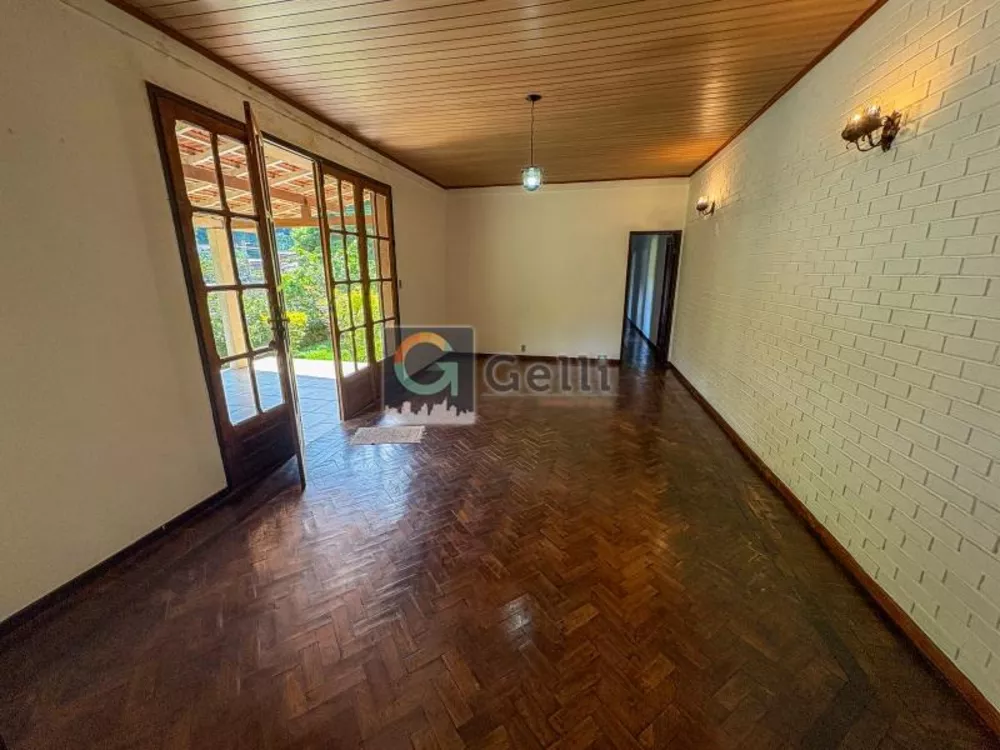 Casa, 5 quartos, 335 m² - Foto 2