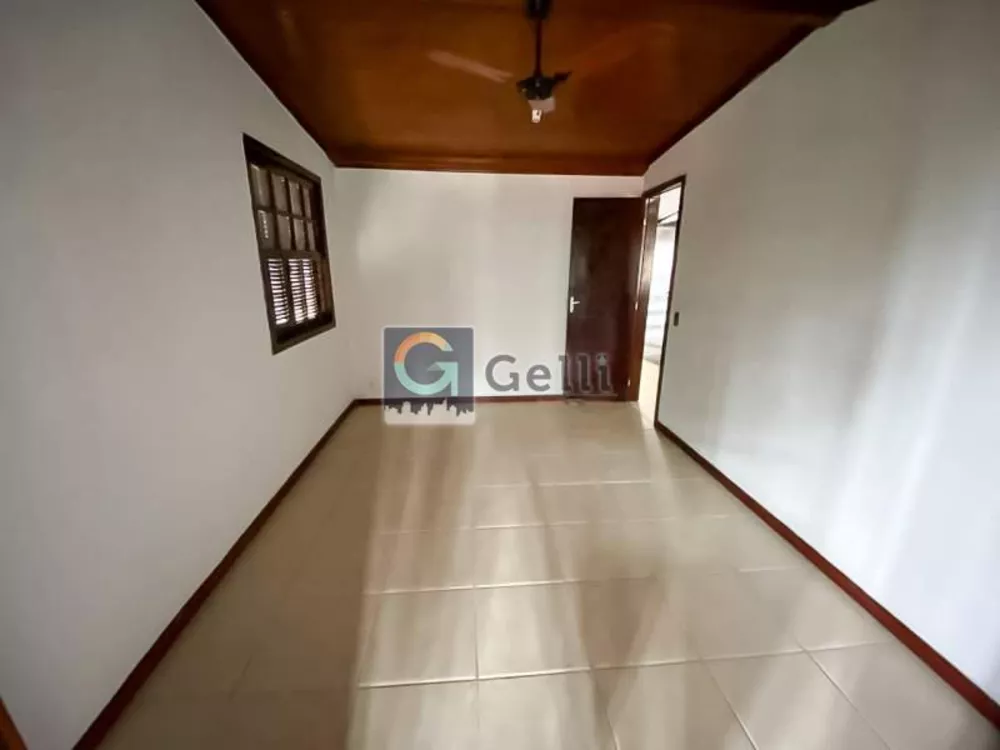 Casa para alugar com 2 quartos, 70m² - Foto 2