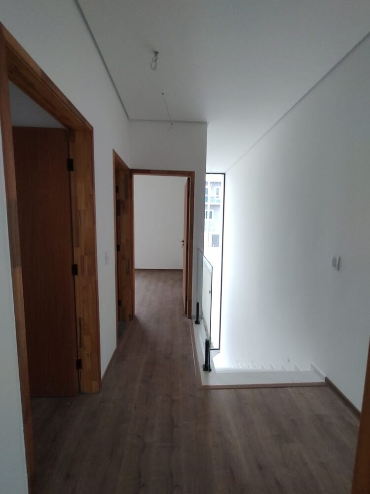 Casa à venda com 3 quartos, 121m² - Foto 4