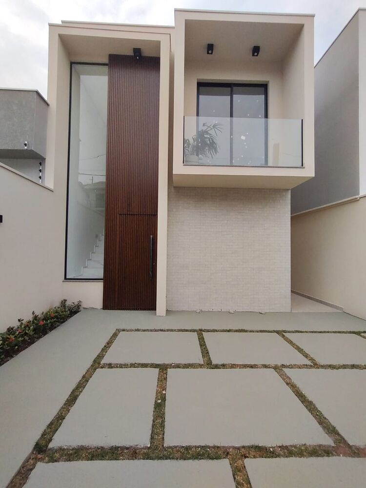 Casa à venda com 3 quartos, 121m² - Foto 1